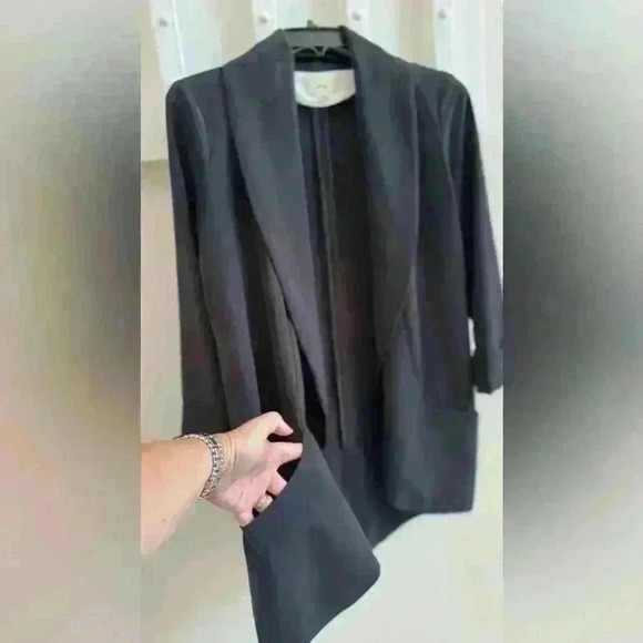 Aritzia Wilfred Chevalier Open-Front
Blazer Jacket Black - Picture 5 of 5